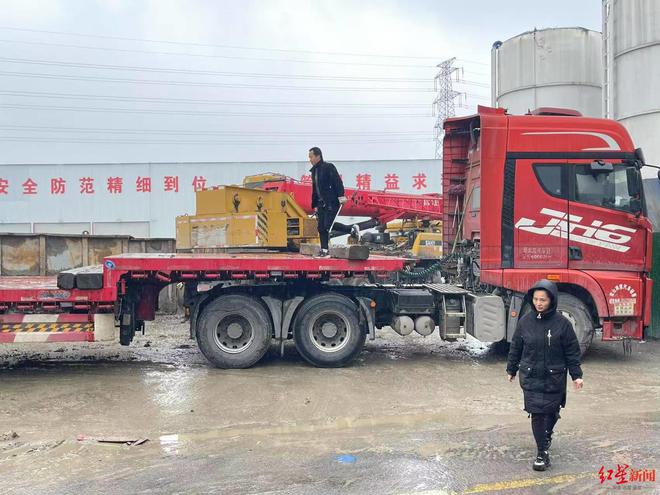 葬三年前结发妻子离世留下重组家庭的6个孩子pg试玩舍不得多买氧气罐离世的河南卡友已下(图6)